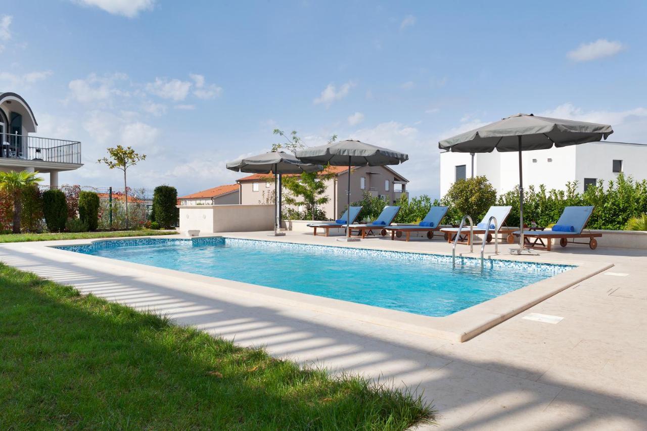 Deluxe Apartments Vila Carissa Malinska Exterior photo